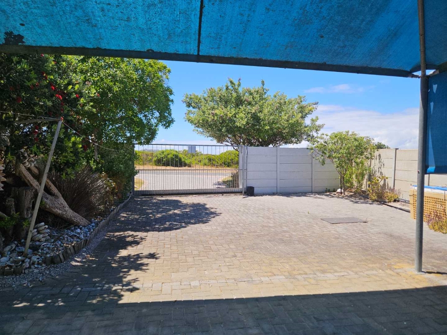 4 Bedroom Property for Sale in Pearly Beach Western Cape